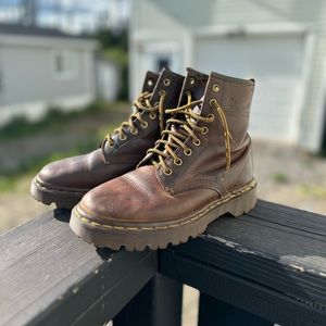 🤎Vintage Dr. Marten’s Air Cushion Sole Boots🤎